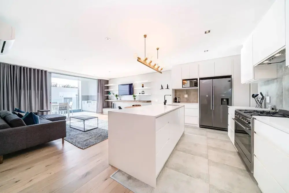 Deluxe Luxury 2 Bedroom Apartment, Seapoint