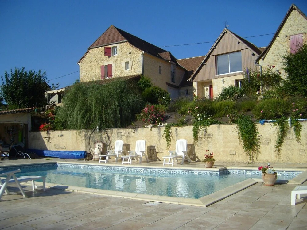 Apartment With one Bedroom in Thenon, With Pool Access, Furnished Terr