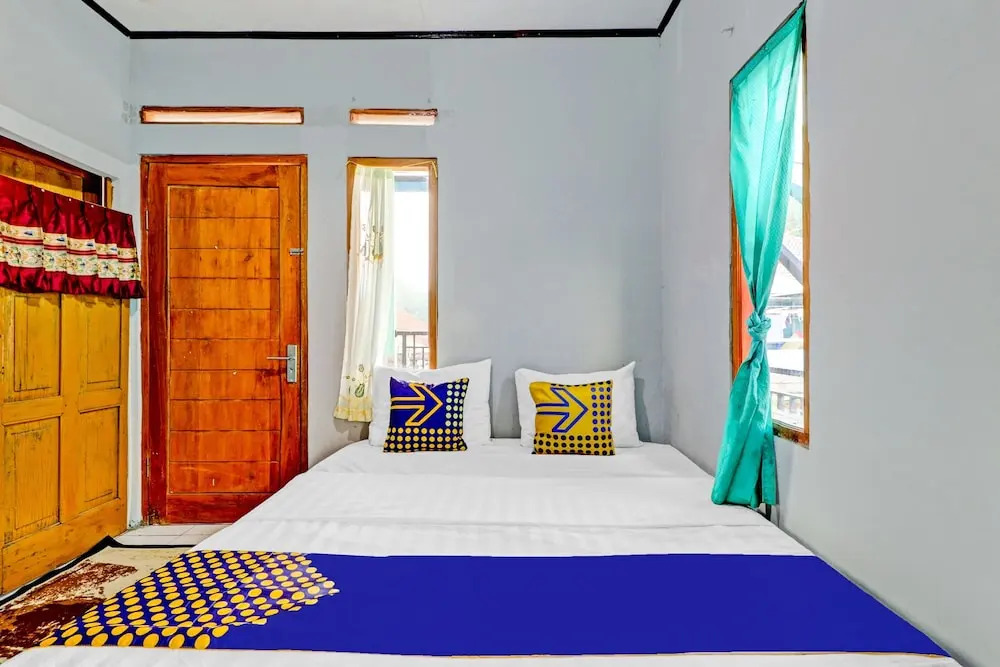Cibeunying Homestay Cibodas Maribaya Homestays By Oyo Rooms