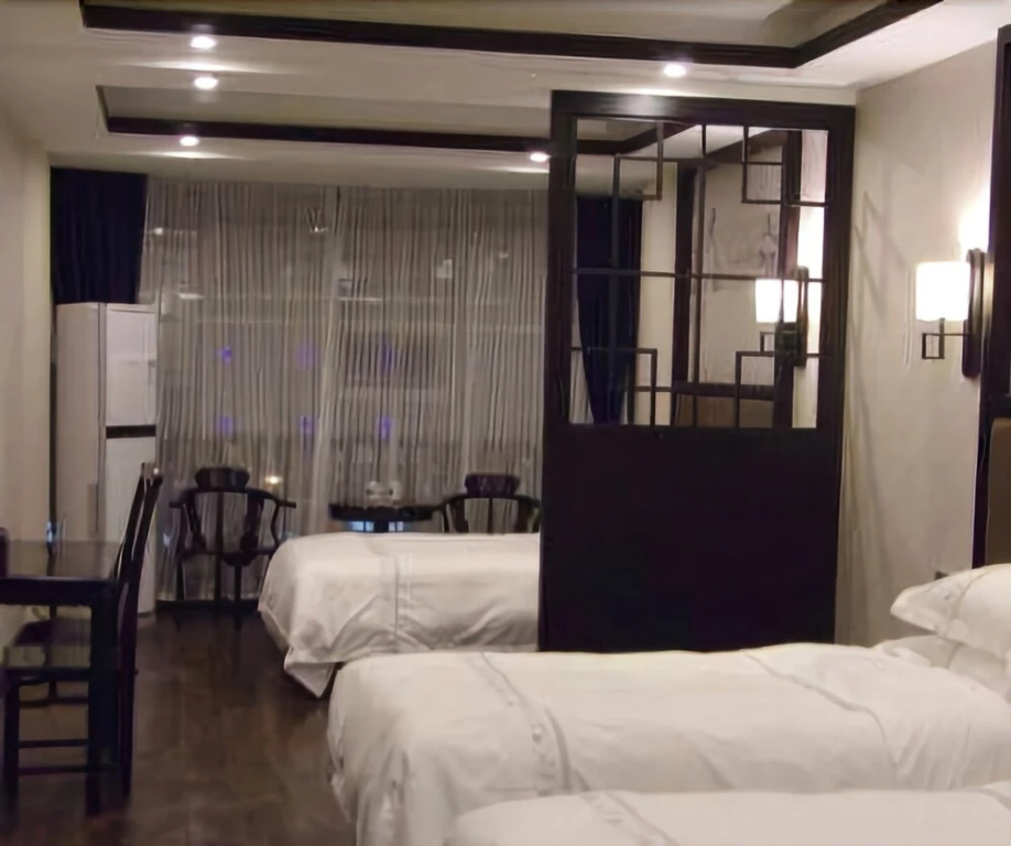 Pearl Holiday Hotel