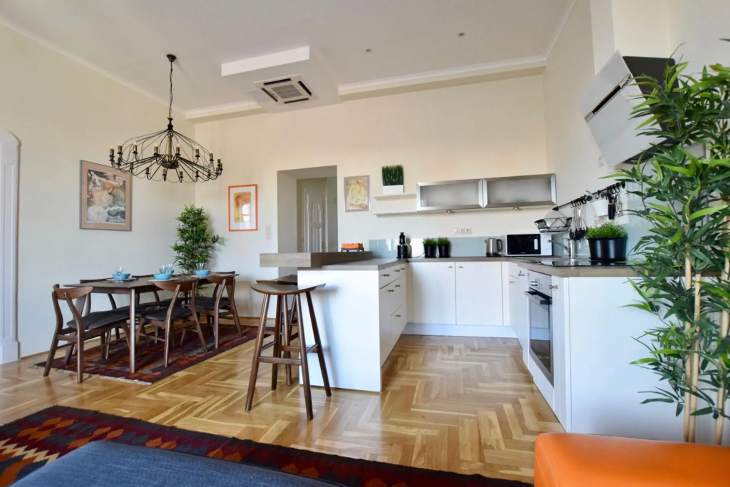 Luxury Apartment by Hi5 - Király street Suite