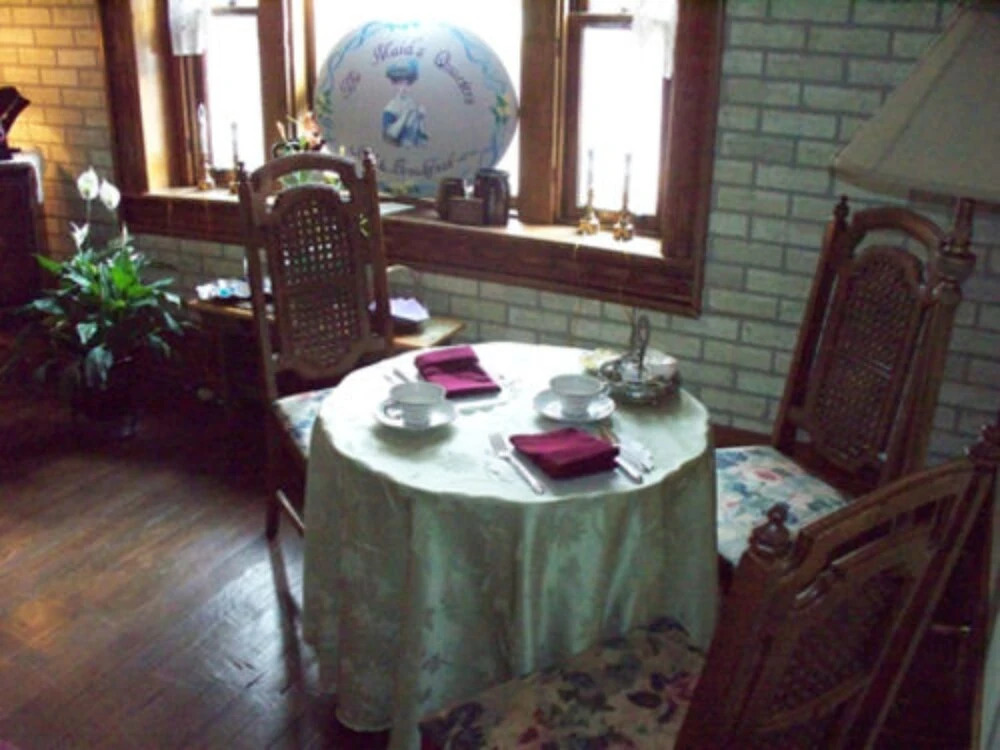 The Maid's Quarters Bed Breakfast & Tearoom