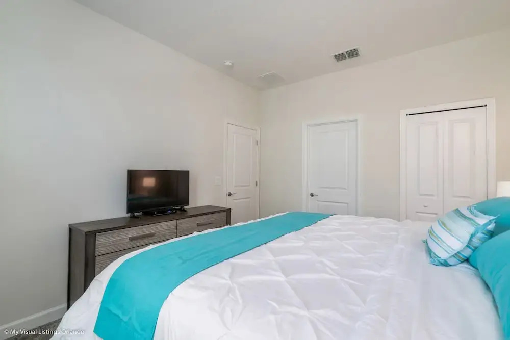 9 Bdrm5 Bathchampions Gate