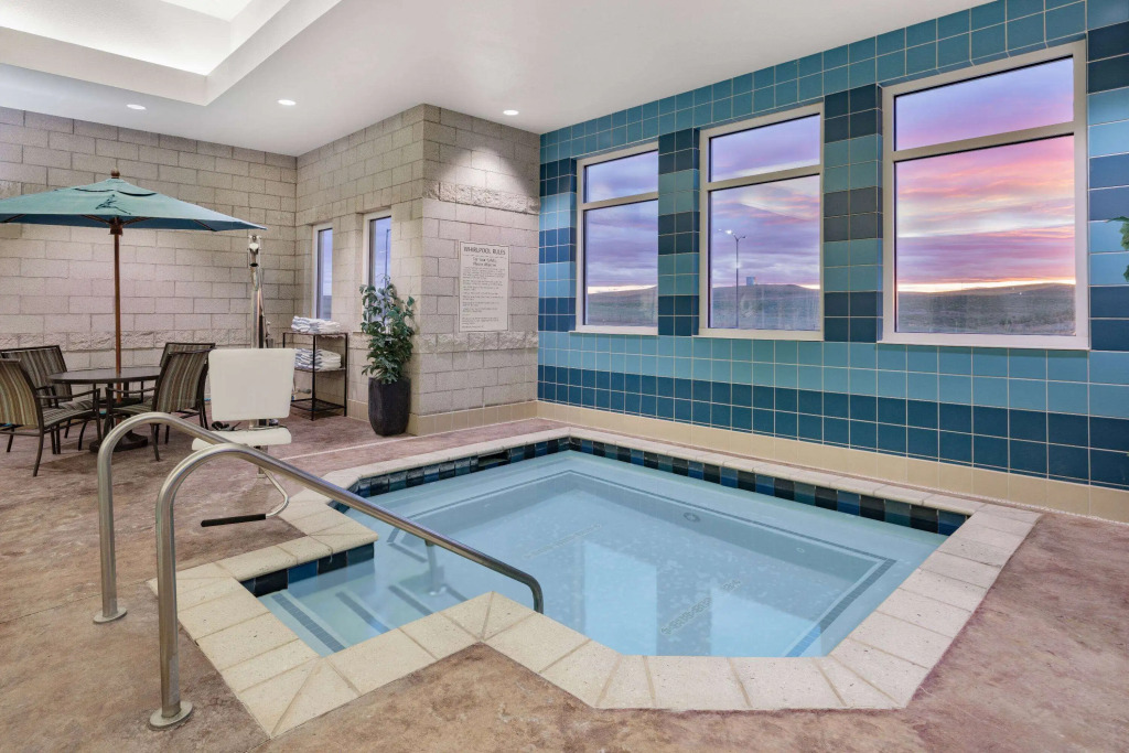 Hawthorn Extended Stay by Wyndham Dickinson