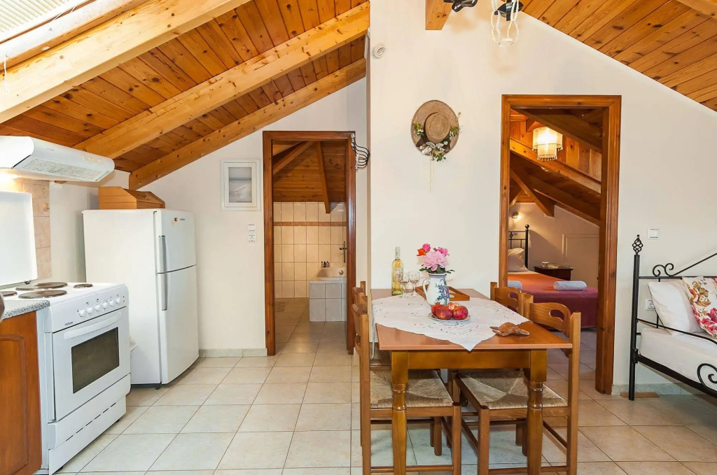 Kavos Psarou Studios & Apartments
