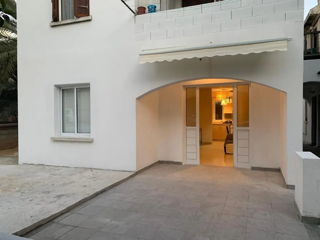 Mari House-close to the beach