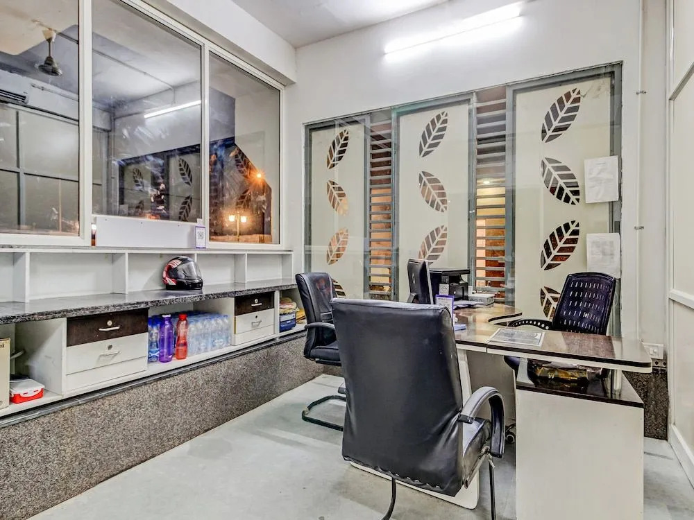 Oyo 43979 Hotel Urbanite