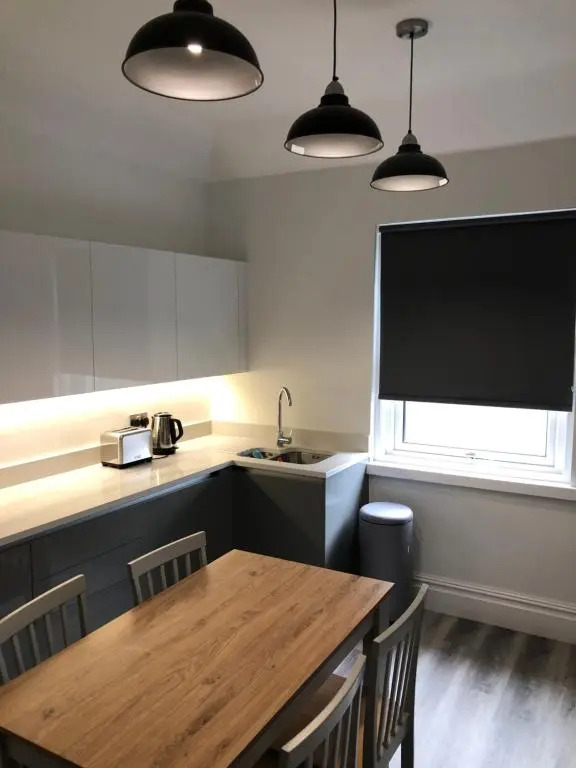 Entire spacious 4 bedroom apartment in Bournemouth
