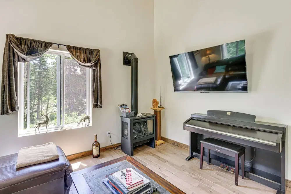 Private Hot Tub & Mountain Views: Duplex in Salida