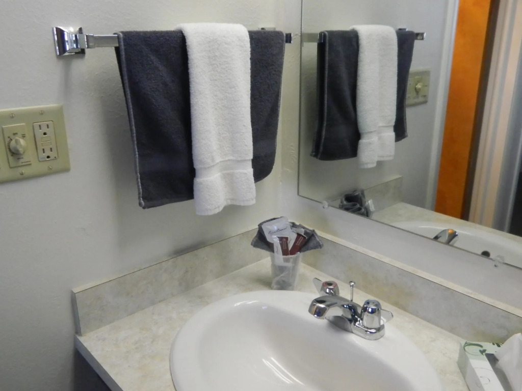 Country Motor Inn