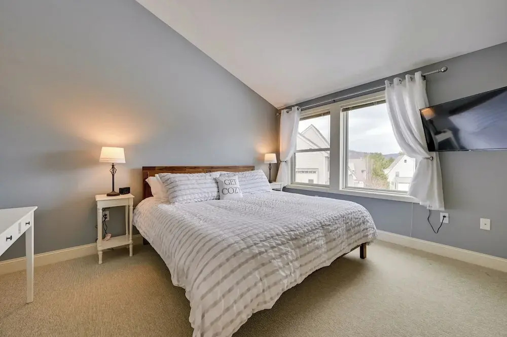Bright Condo w/ Community Perks: Near Ski Quechee!