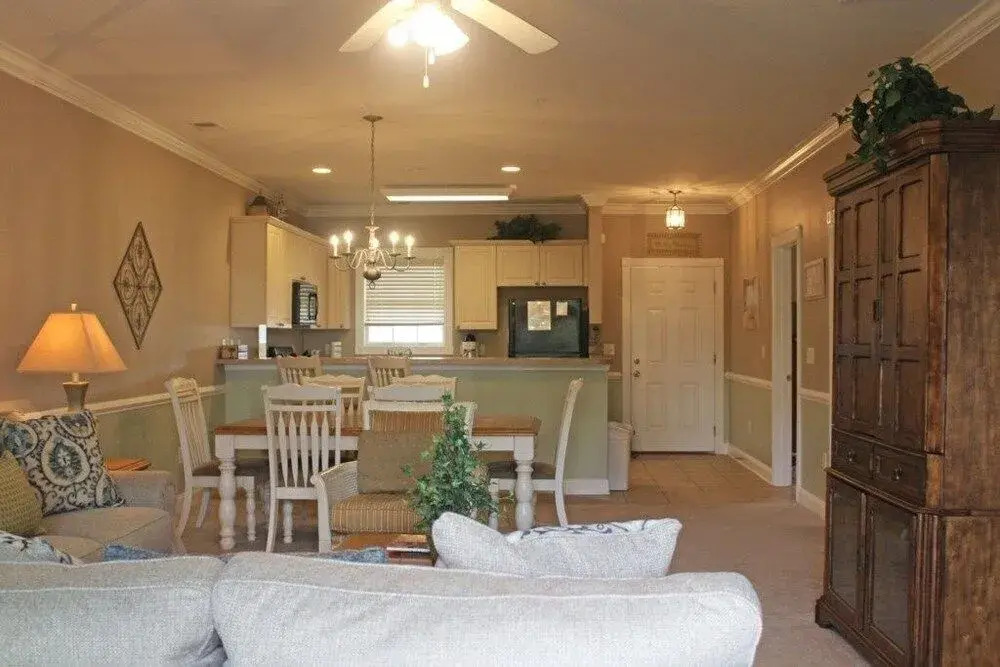 Magnolia Pointe 203 4833P 2 Br condo by RedAwning