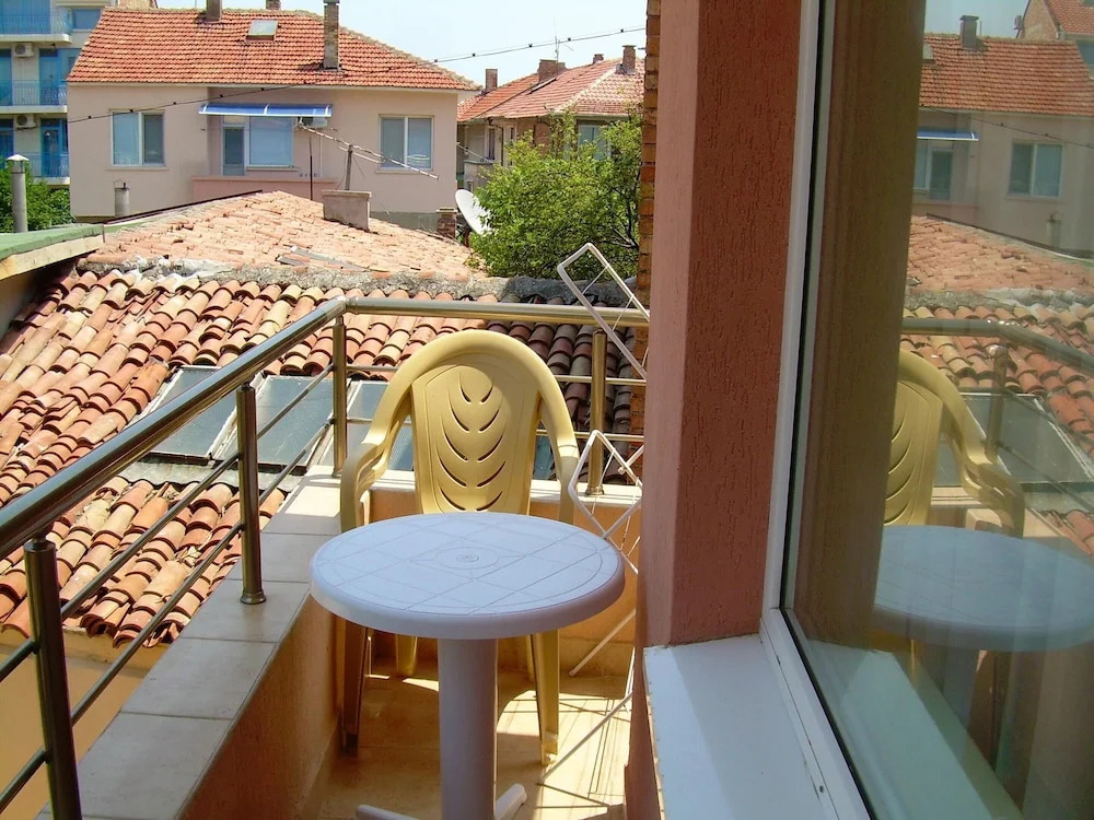 Studio in Pomorie, With Furnished Terrace and Wifi Near the Beach