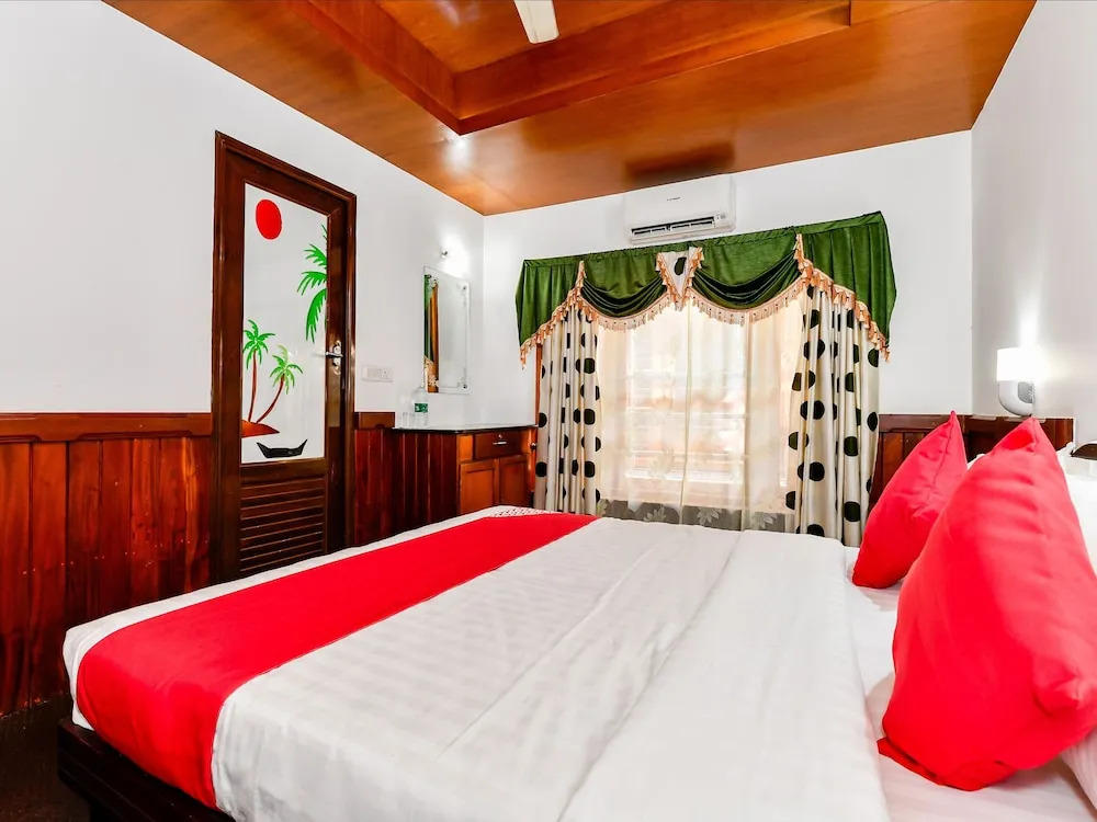 Oyo 24606 Waves Shore 3Bhk Premium Houseboat