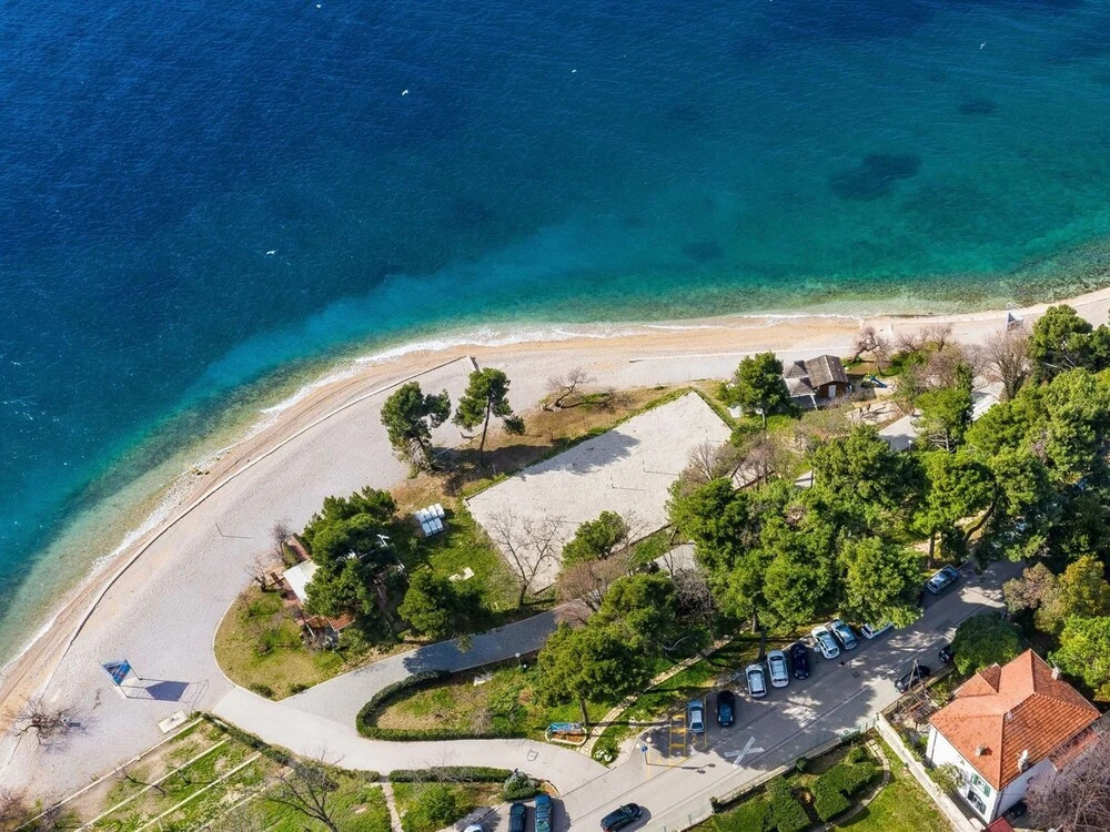 Charming First Floor Apartment With Great Sea View, Near the Beautiful Beach