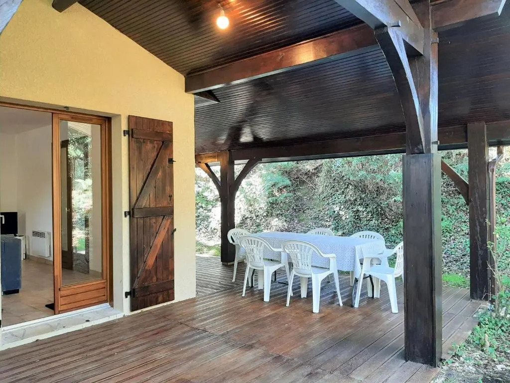 Maison familiale avec jardin, près de locéan dans un quartier calme - FR-1-239-820