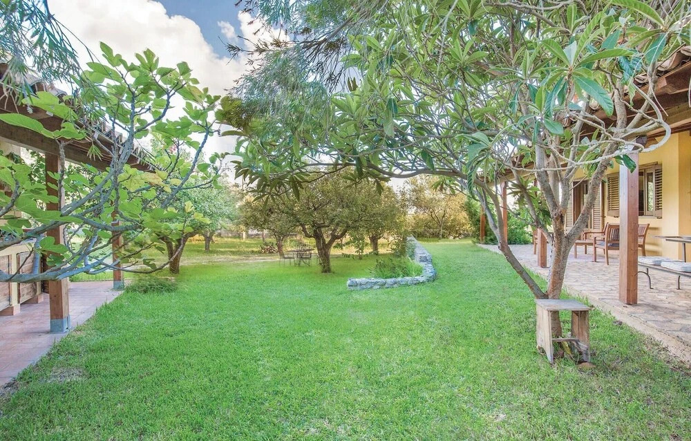 Two-Bedroom Holiday Home In Smaria Di Ricadi -Vv