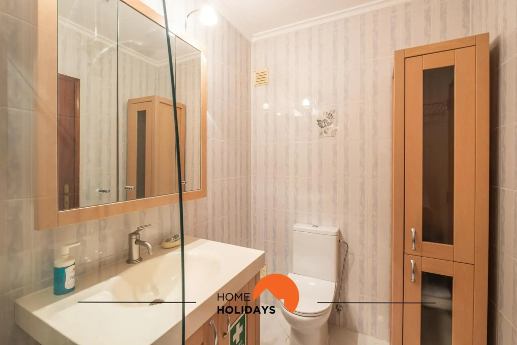 #075 Flat Near Strip Albufeira and 5m Beach