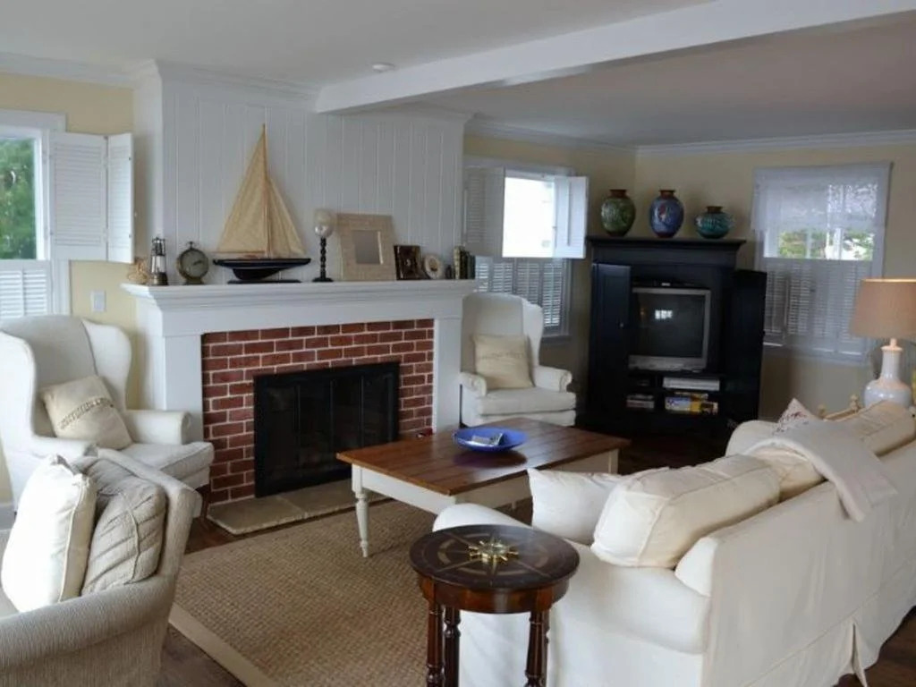 Sea Cliff 3 Br cottage by RedAwning