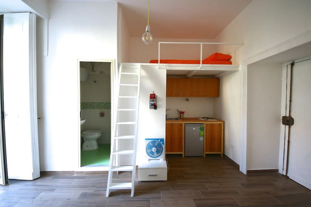 Room 23 in the city center by Wonderful Italy