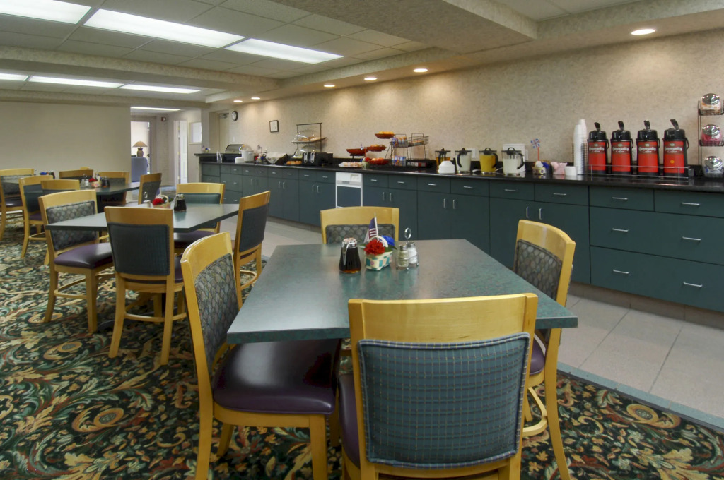 Economy Inn & Suites
