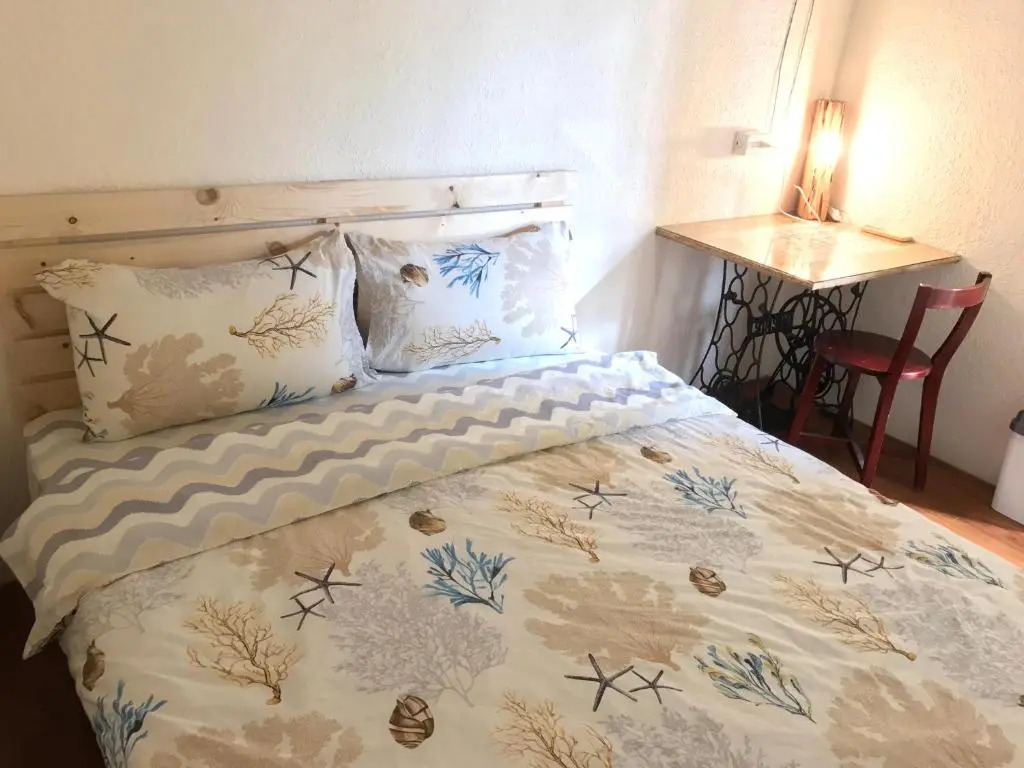 82G Backpacker Inn