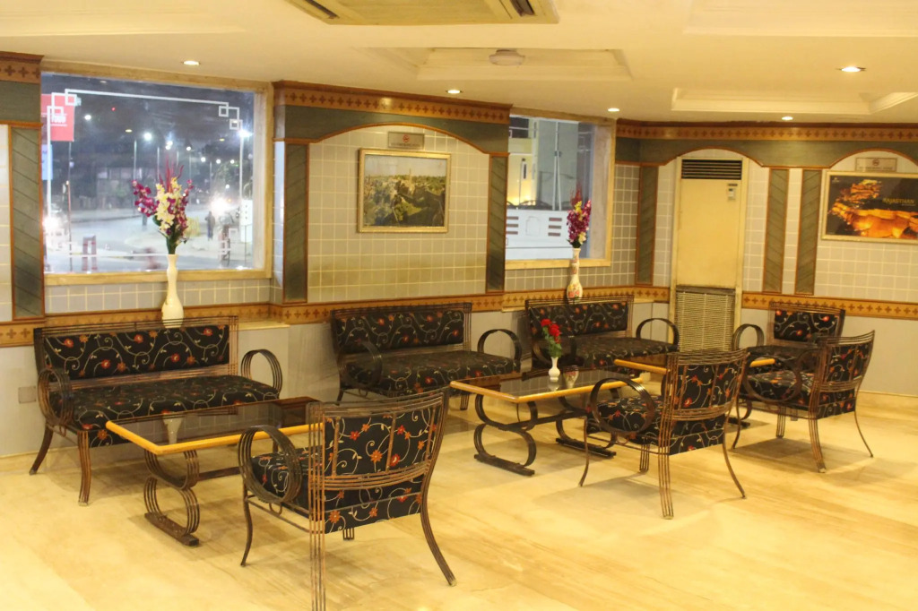Chandra Inn