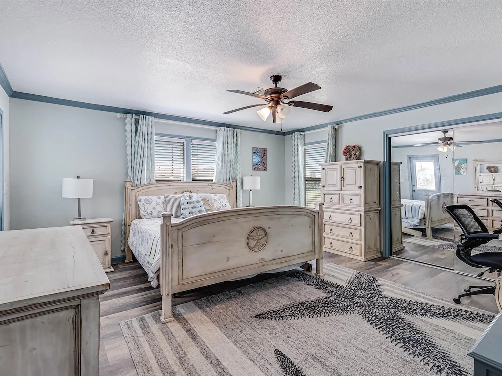 Shore Better Than Work 4 Bedroom Home by RedAwning