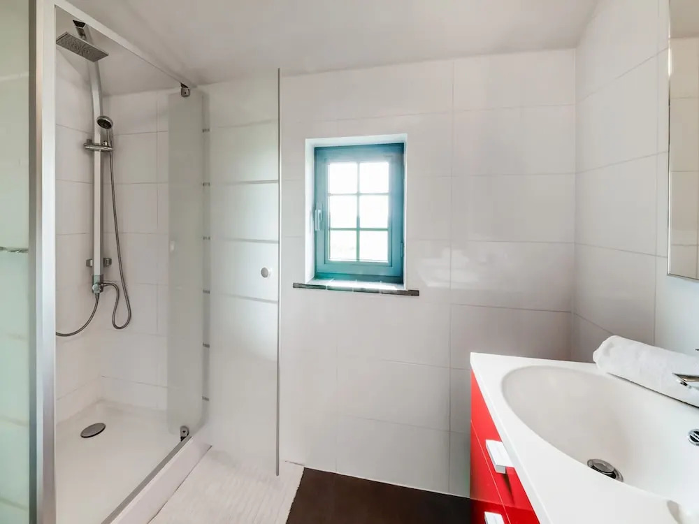 Green Hillside Apartment-petit Wilogne