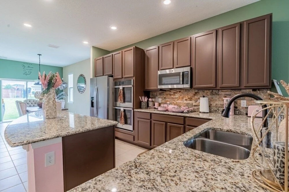 September Special!! Family-friendly Pool Home, Brand New Pool & Spa, Free Wifi, Bbq Grill, Gated!! 6 Bedroom Home, Davenport