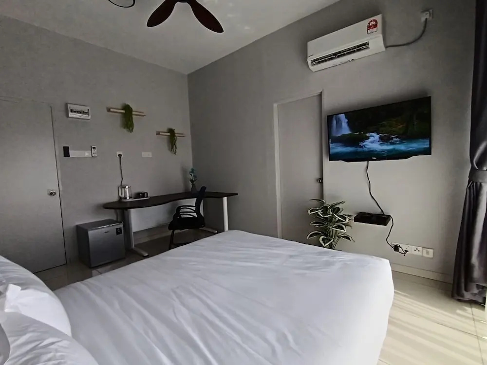 The Horizon Ipoh Dual L12 by Grab A Stay
