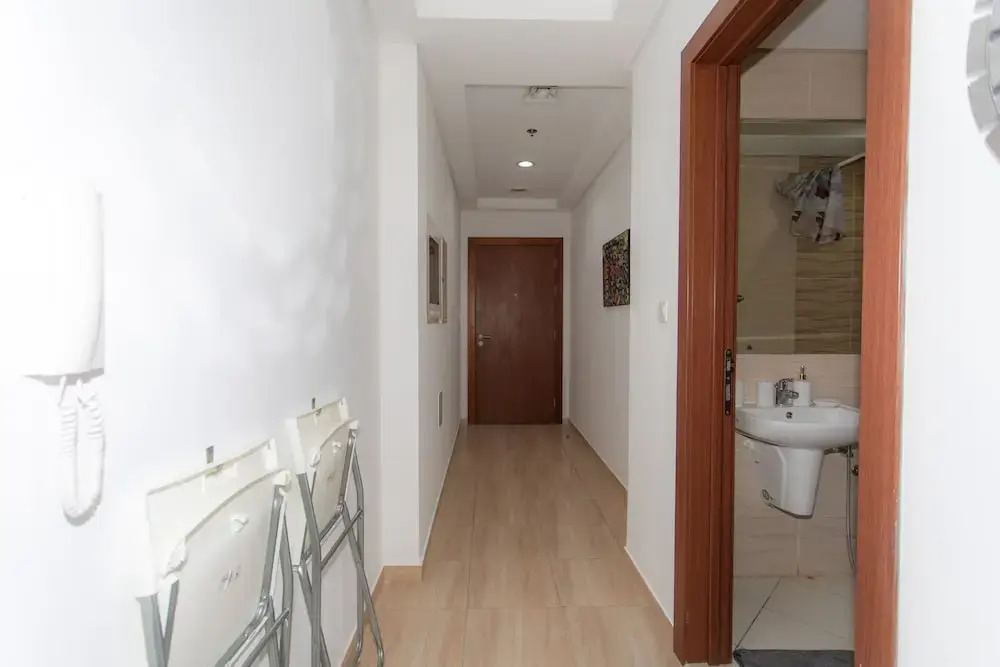 Cozy studio steps from city stadium