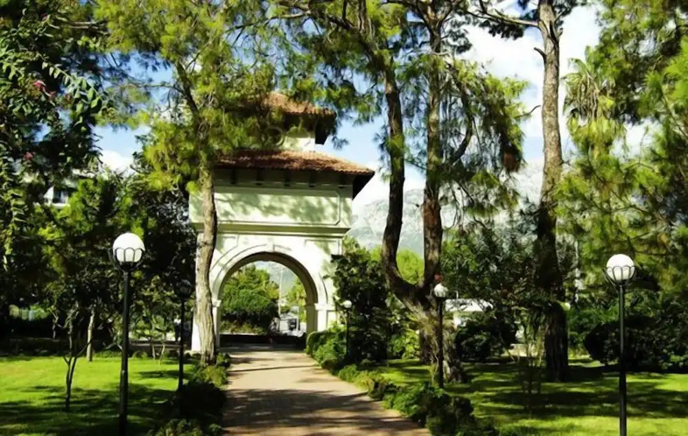 Isabel Hotel