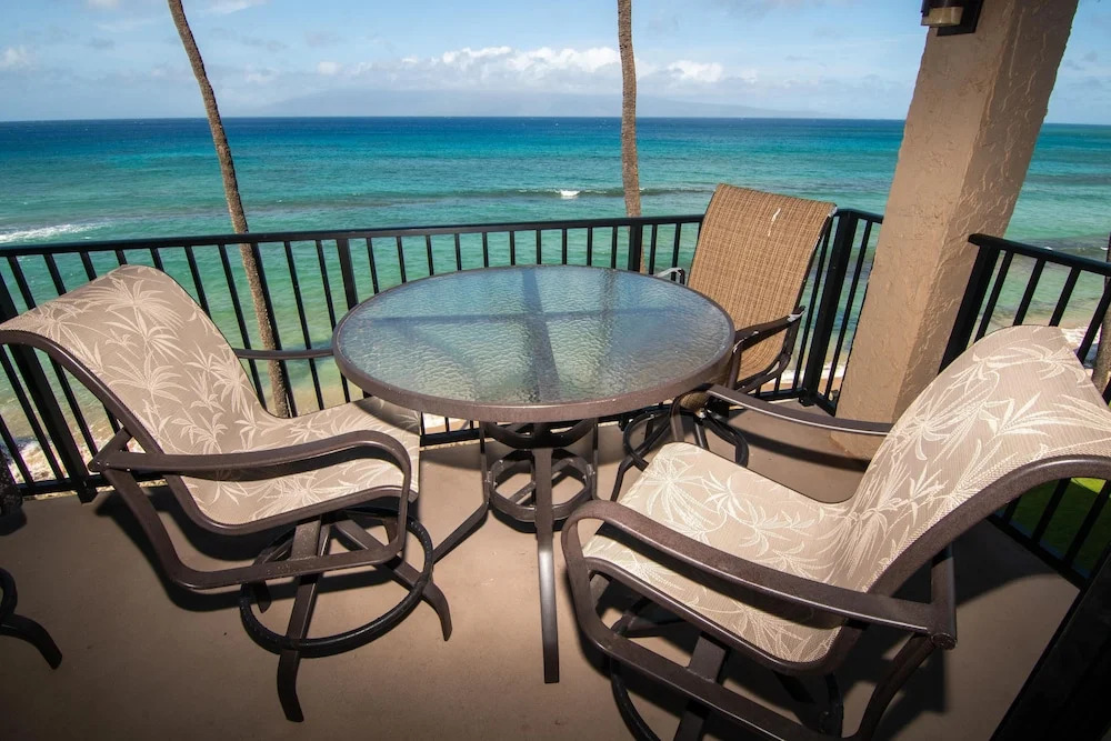 Papakea A403 3 Bedroom Condo by RedAwning