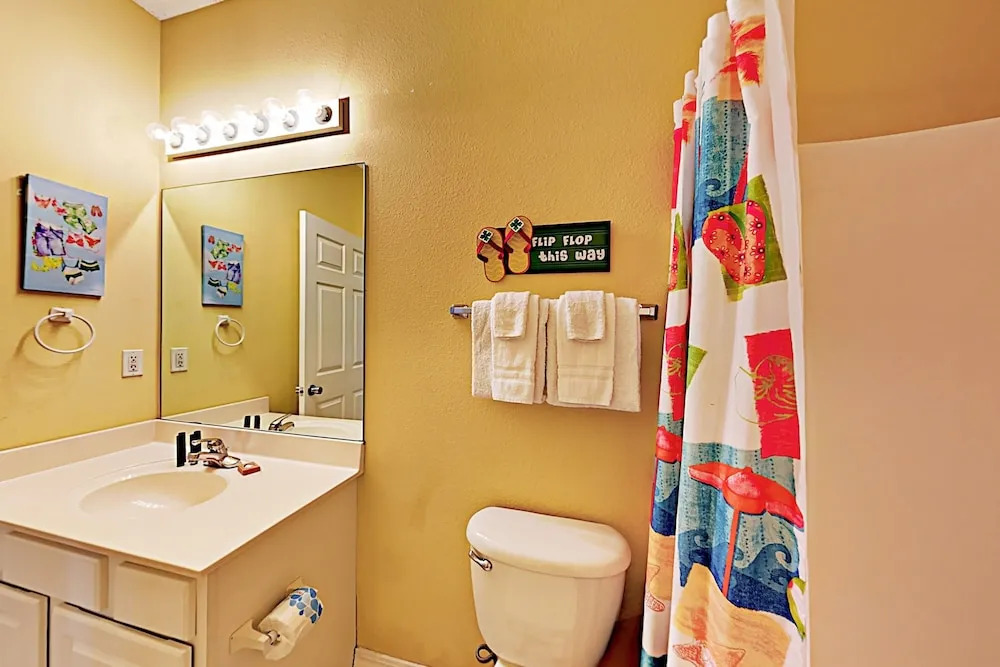 Hidden Treasure W/ Pool & Pond - Near Orange Beach 3 Bedroom Condo