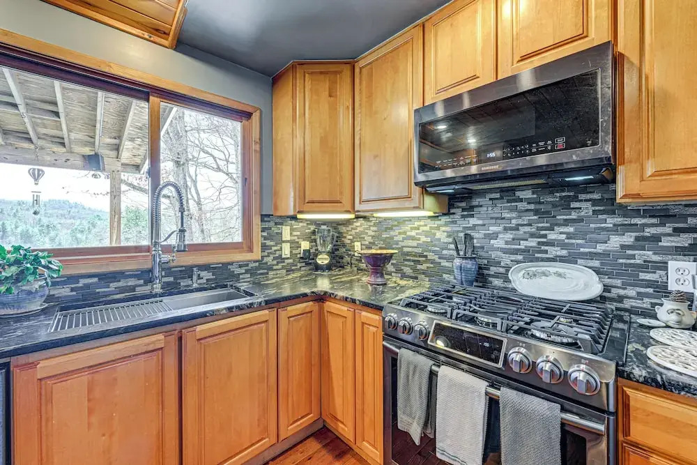 Lakefront Cabin Retreat w/ Dock in Robbinsville!