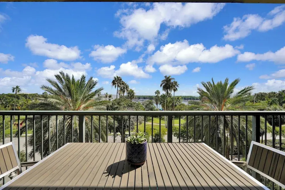 Gorgeous Spacious 2bed Bayview Apartment