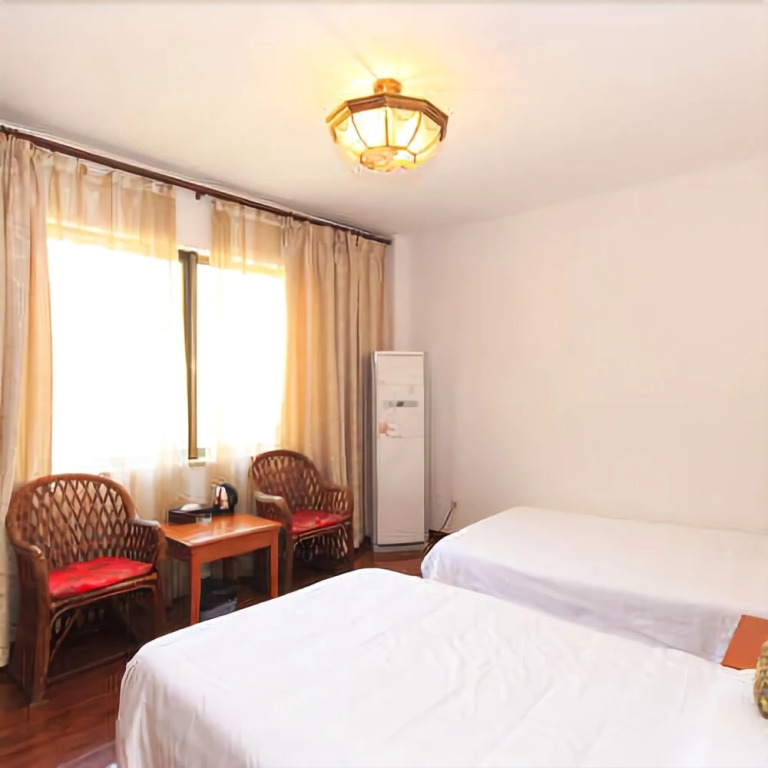 Yijie Holiday Chain Hotel