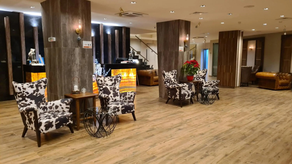 Apartmanica Double room apartment with balcony, best mountain 4* SPA Resort, Bansko