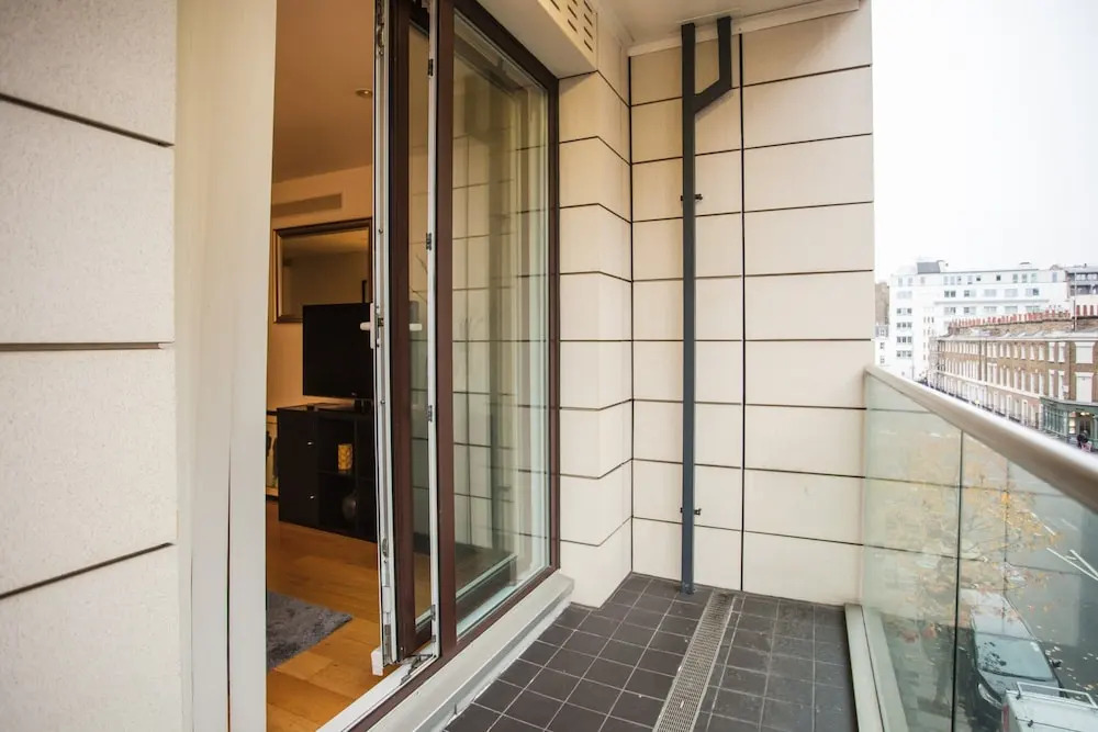 2 Bedroom Apartment Near Victoria Station