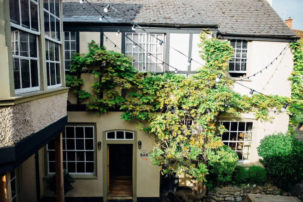 The Crown & Thistle, Abingdon, Oxfordshire - Acorn Pubs