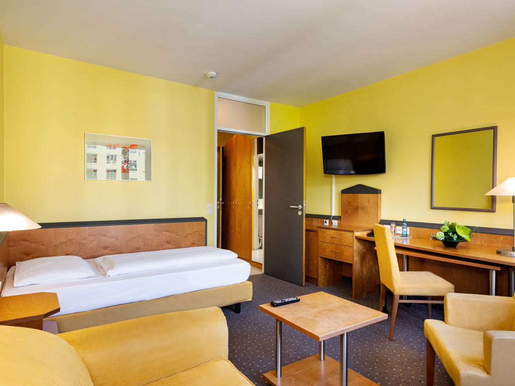 Plaza Hotel & Living Frankfurt