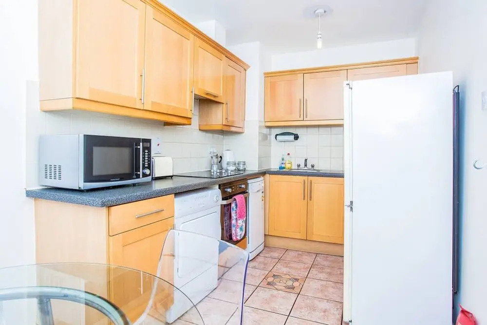 2 Bedroom Apartment 15 Minutes From City Centre