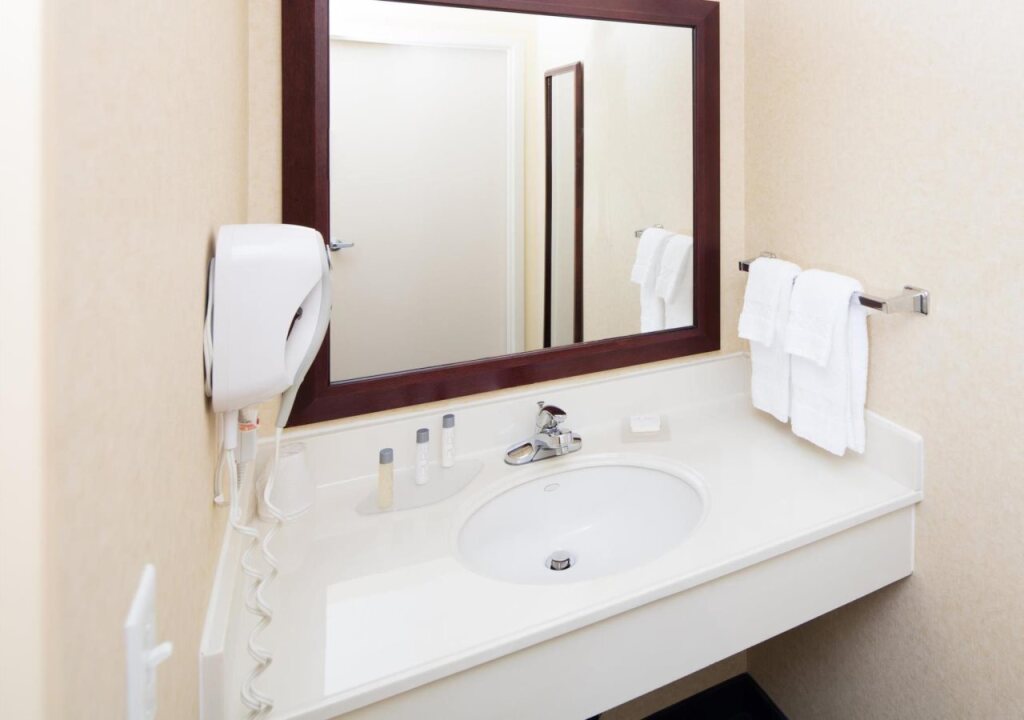 Holiday Inn & Suites Bothell an IHG Hotel