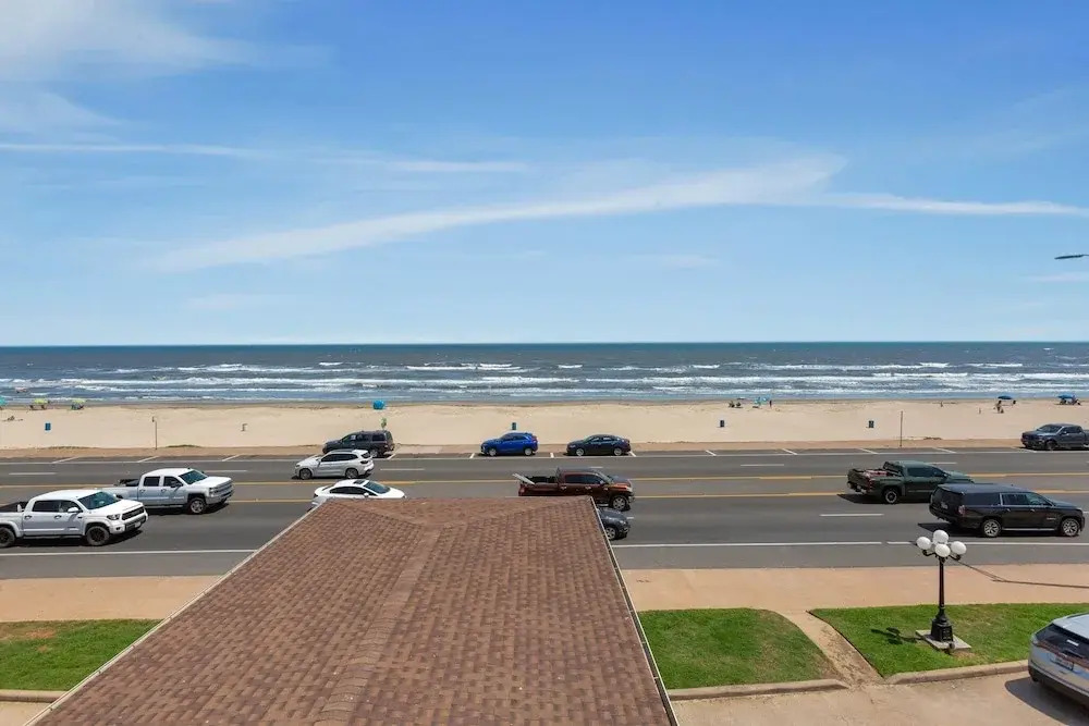 Victorian With A View 3 Bedroom Condo