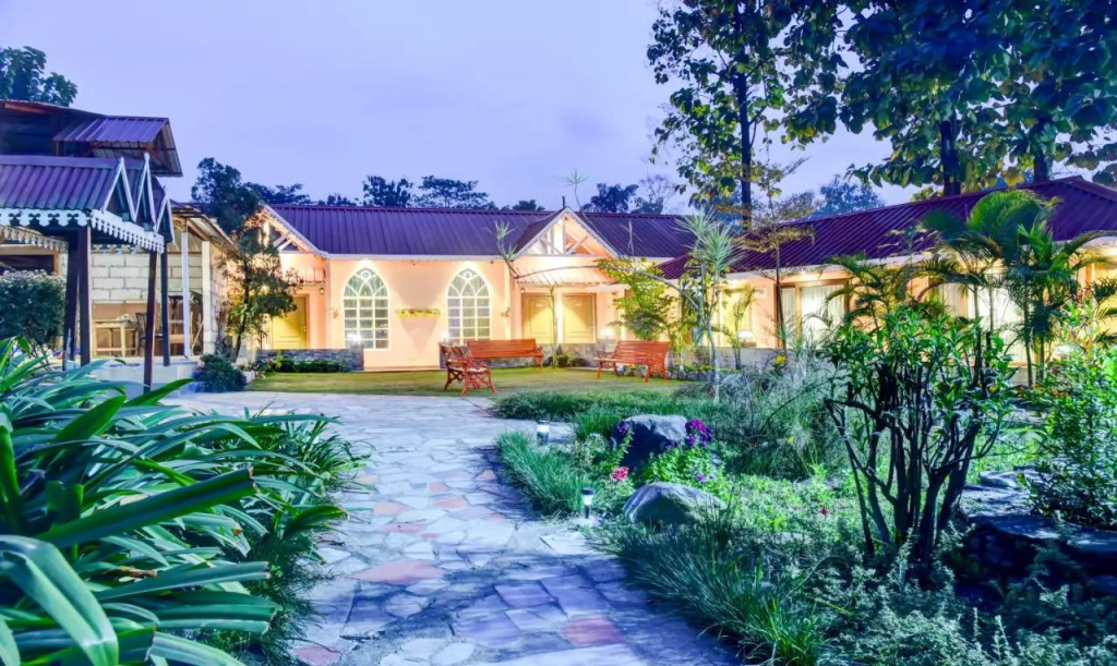 Treebo Premium Blue Mountain Resort with Swimming Pool