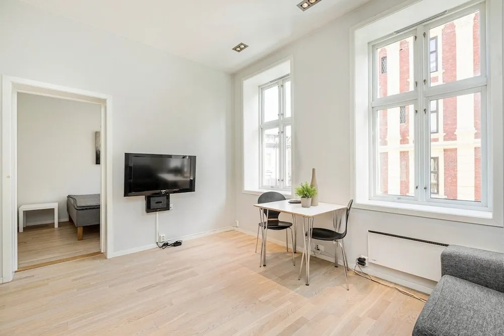 Central 1 Bedroom Apartment