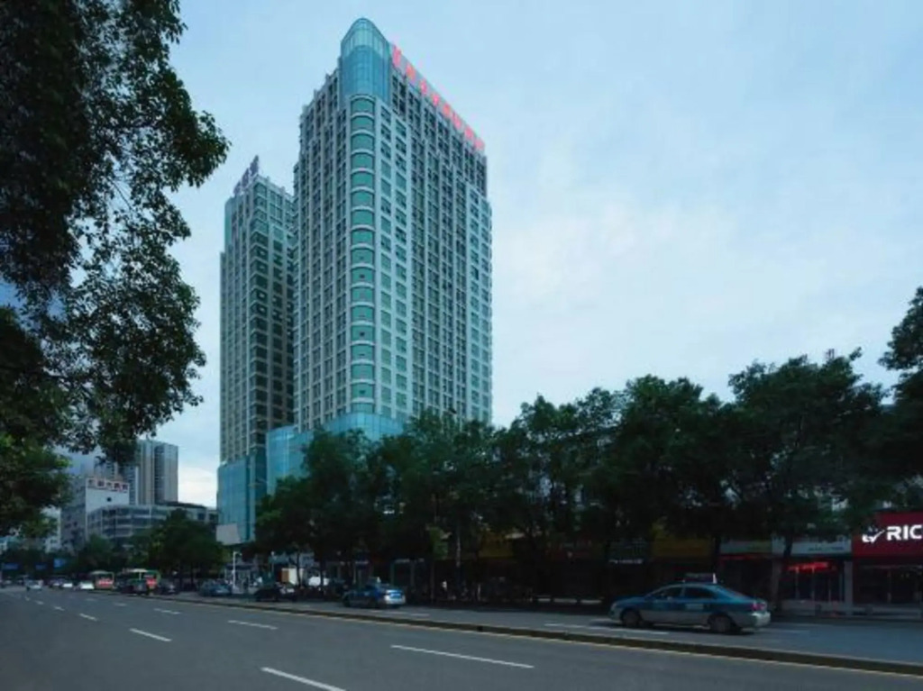 Vienna International Hotel (Huaihua City Center Branch)