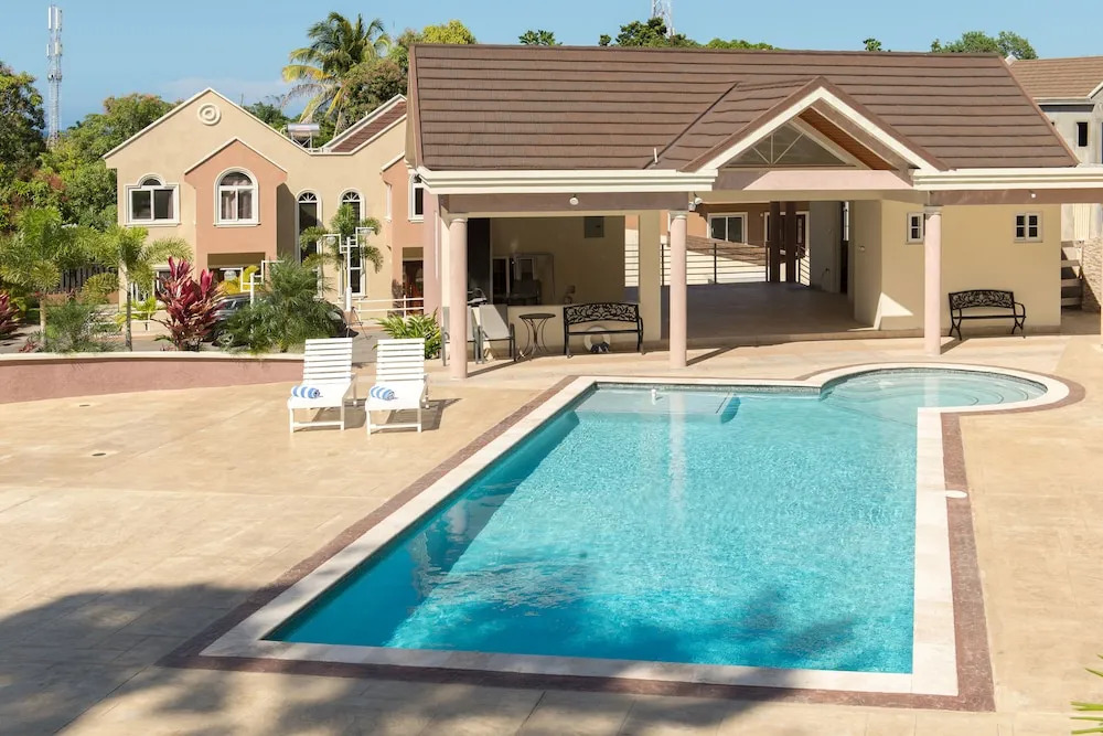 Country Mist 2 bedroom Vacation Home