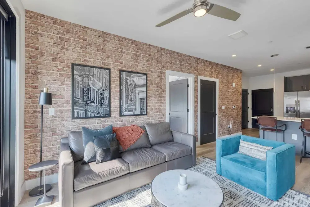 Sleeps 18 3 Modern Midtown Apartments w/ Gym + Pool Walkable to Shops & Eats